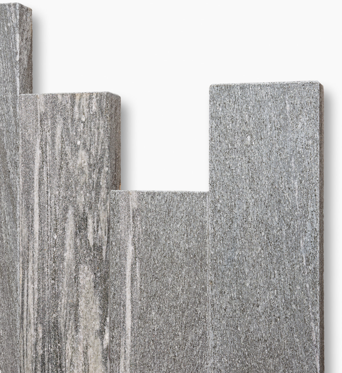Naturstein Palisaden BIASCA EXACTA -geflammt- 8x25 silbergrau-liniert