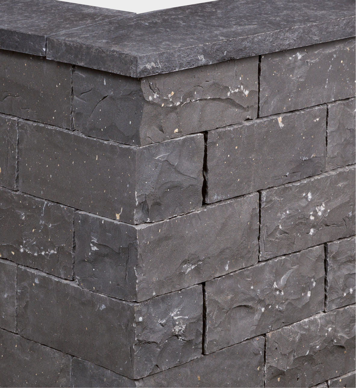 Naturstein Klostermauersteine SANOKU® ELEGANCE / Basalt anthrazit-schwarz