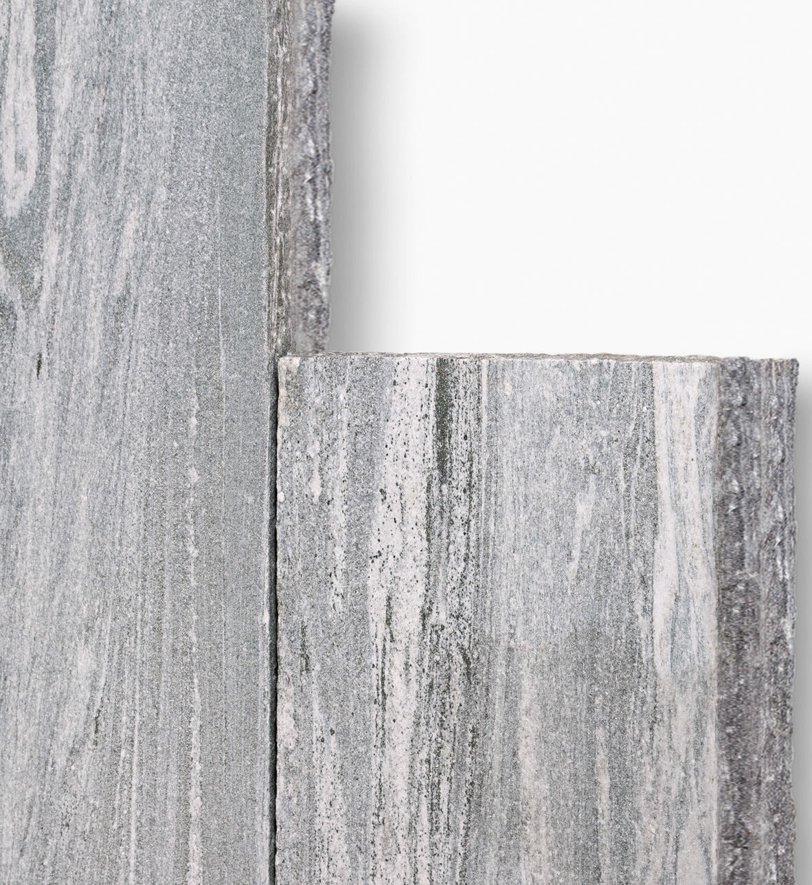 Naturstein Palisaden BIASCA LINEA 10x50 silbergrau-liniert