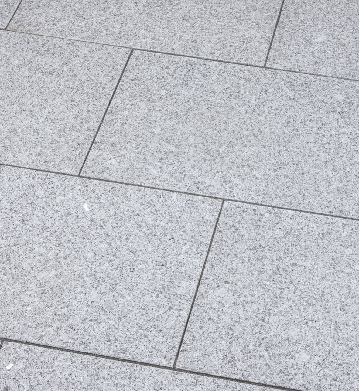 Naturstein Terrassenplatten BRAVO EXACTA -geflammt- edelgrau Granit