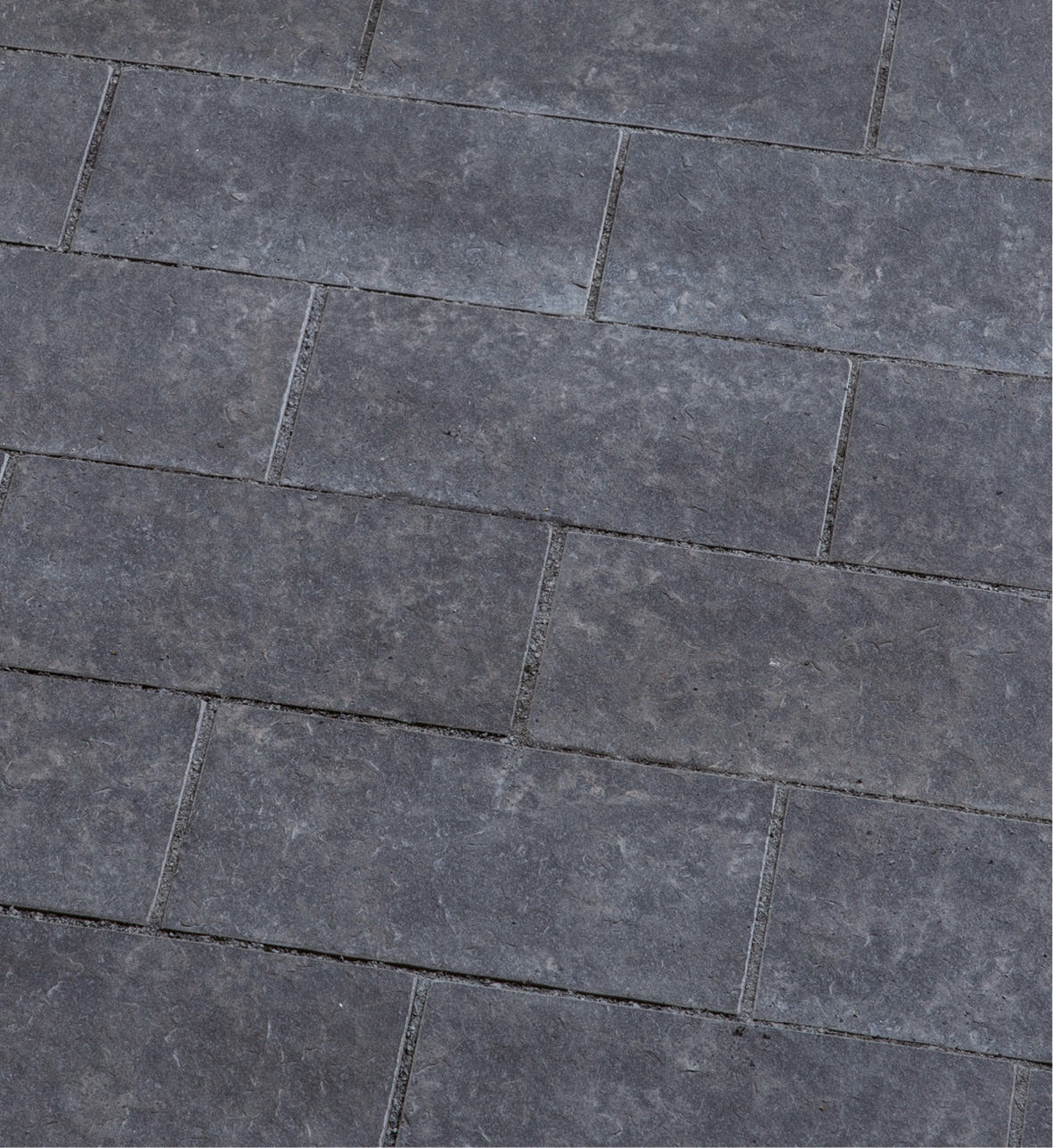 Naturstein Systempflastersteine SANOKU® ELEGANCE -leicht satiniert- Basalt