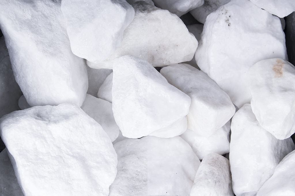 Schneeweiss Steinschlag / Schotter
