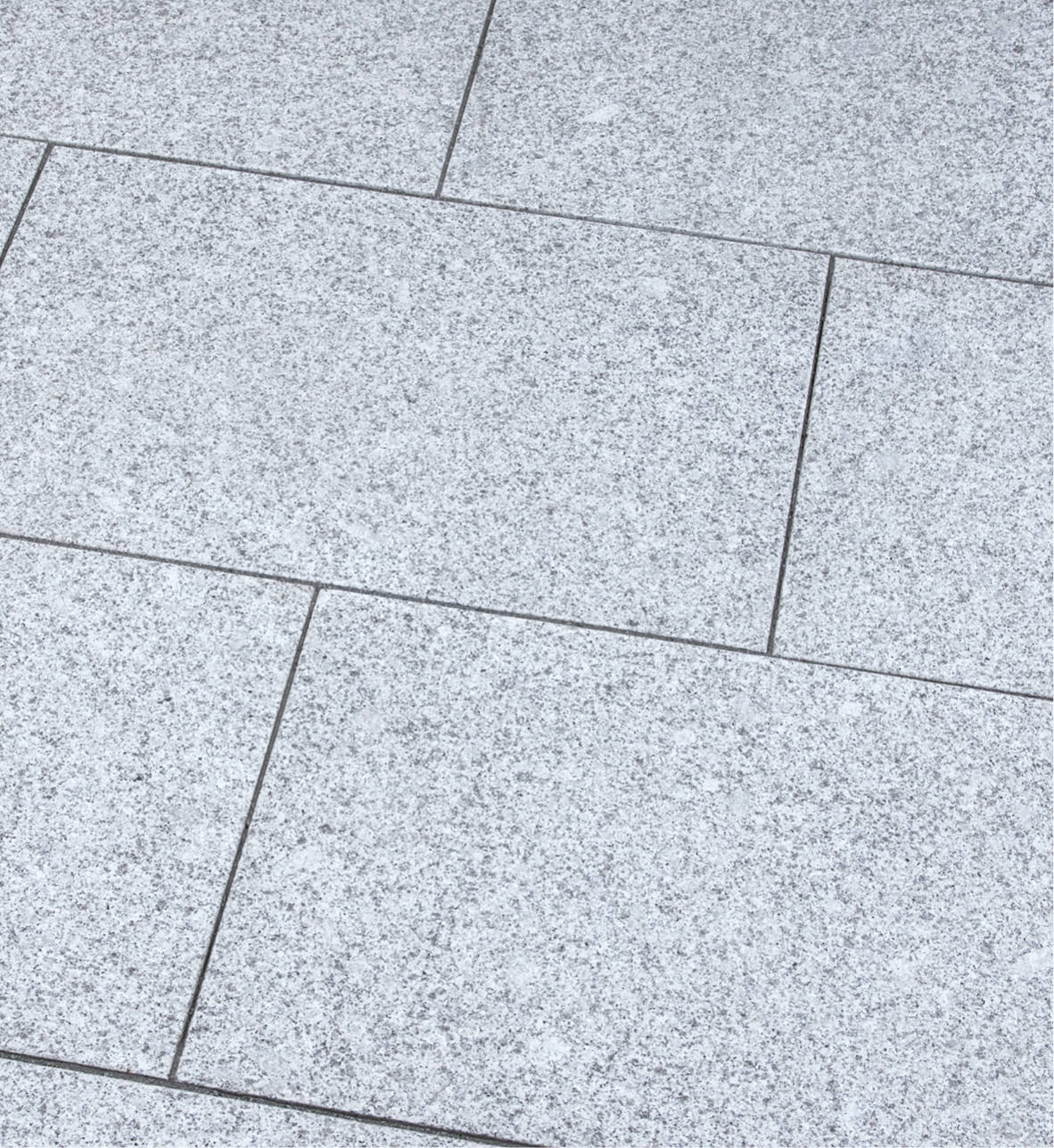 Naturstein Terrassenplatten BRAVO EXACTA+ -geflammt- edelgrau Granit