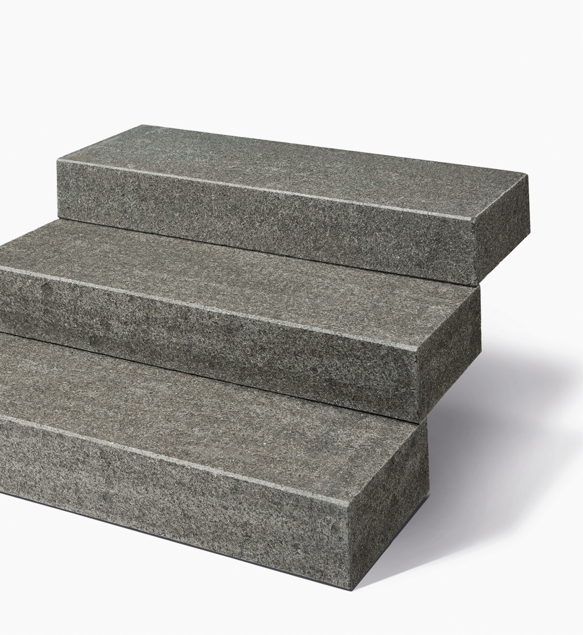 Naturstein Blockstufen IMPALA BLACK -satiniert- Gabbro anthrazit-schwarz