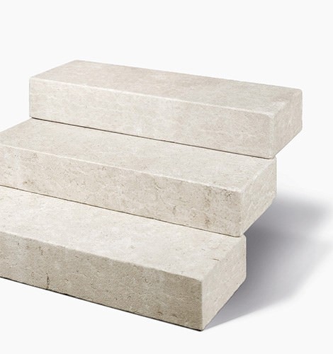 Natursteine Blockstufen VIA CORONA -antik- Kalkstein creme-beige